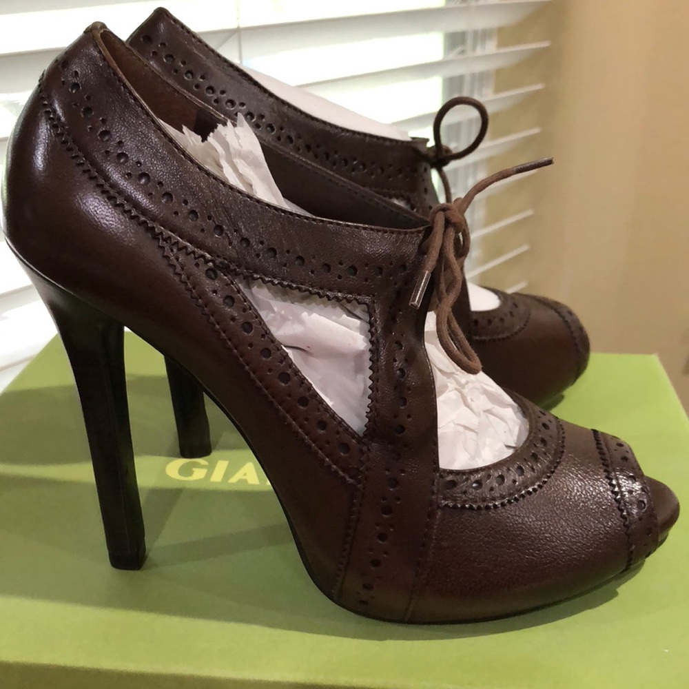 Gianni Bini AnneMarie Brown peep toe heels